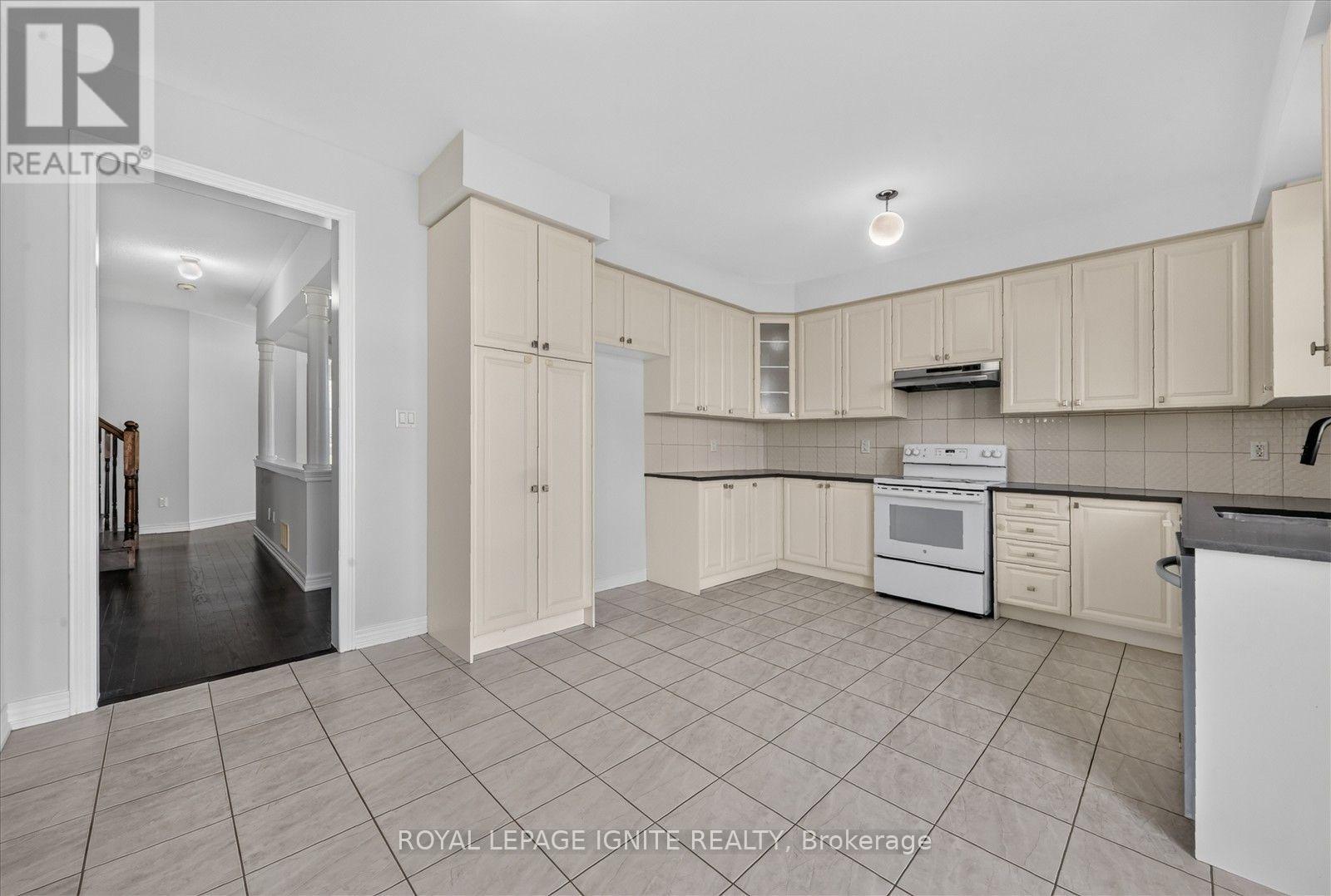 188 Douglas Kemp Crescent, Clarington, Ontario L1C 7E4 - Photo 12 - E13700328