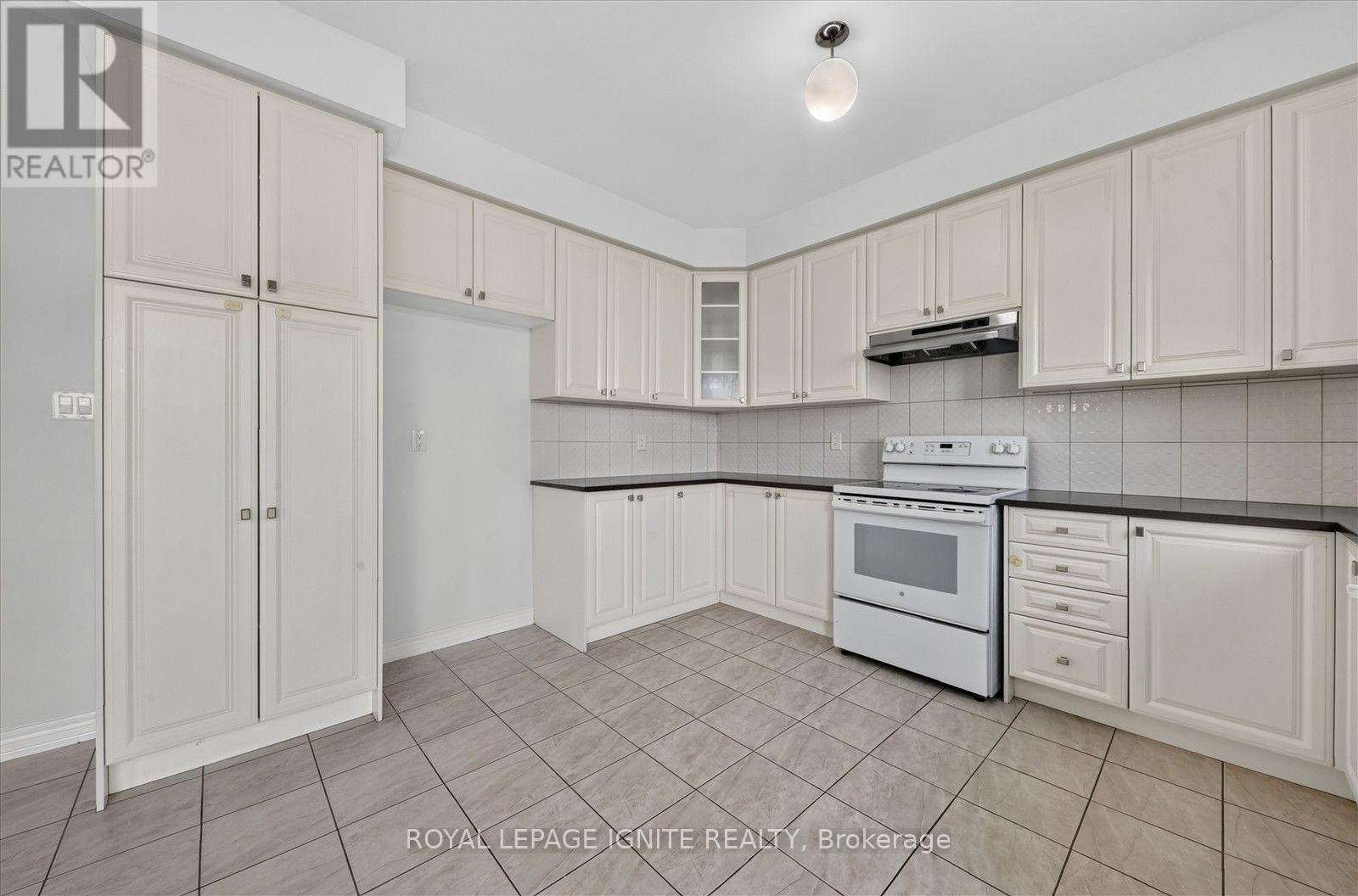 188 Douglas Kemp Crescent, Clarington, Ontario L1C 7E4 - Photo 13 - E13700328