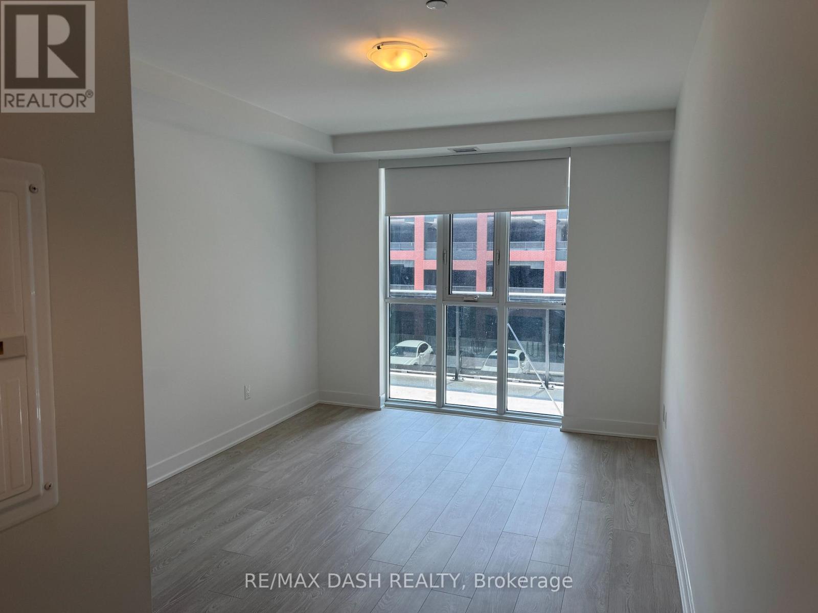 824 - 2545 Simcoe Street N, Oshawa, Ontario  L1L 0W3 - Photo 2 - E13700530