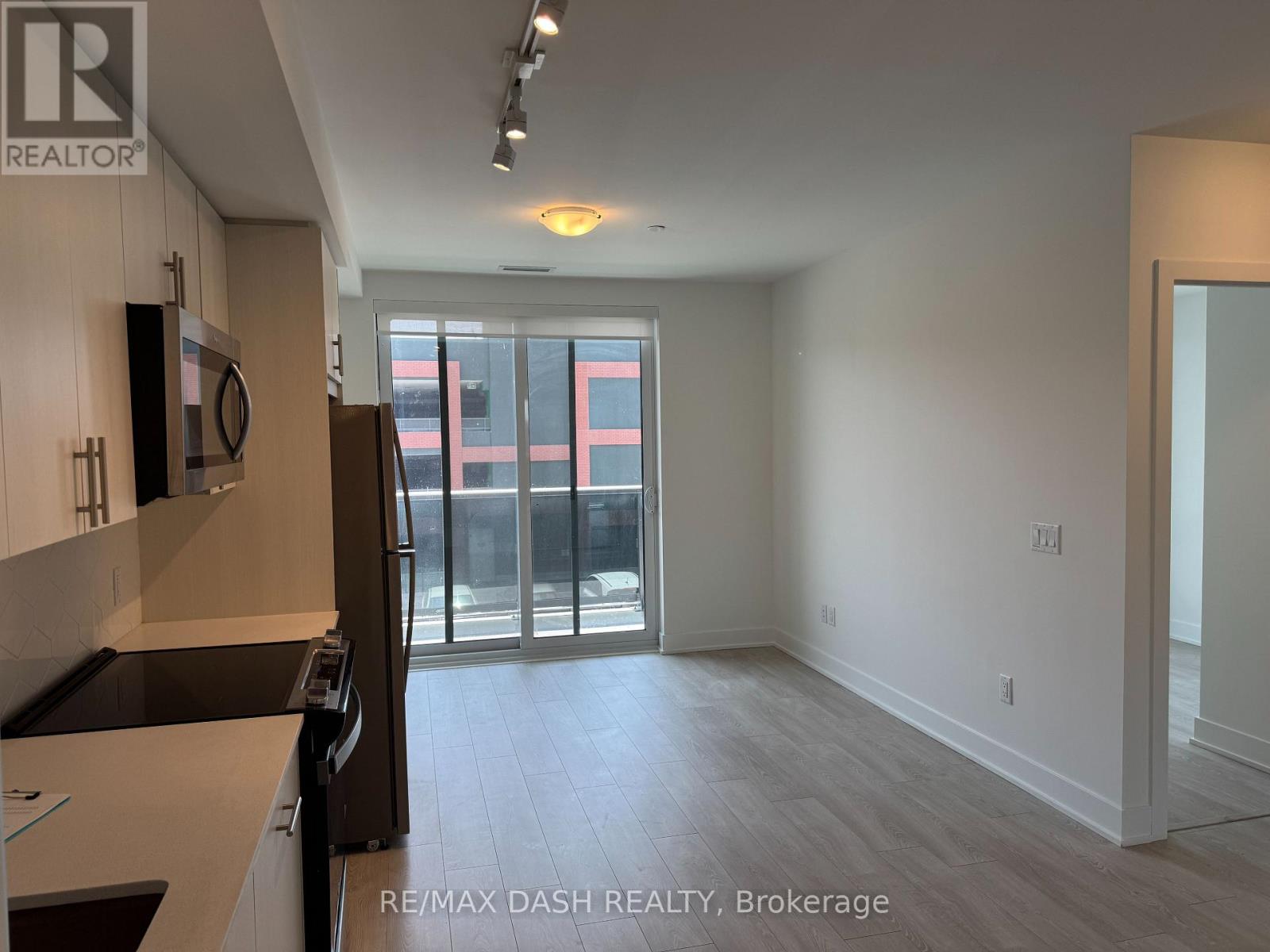 824 - 2545 Simcoe Street N, Oshawa, Ontario  L1L 0W3 - Photo 4 - E13700530