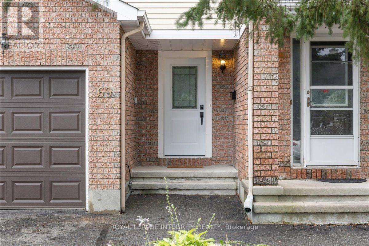 69 Royal Field Crescent, Ottawa, Ontario  K2J 4C9 - Photo 2 - X13638046