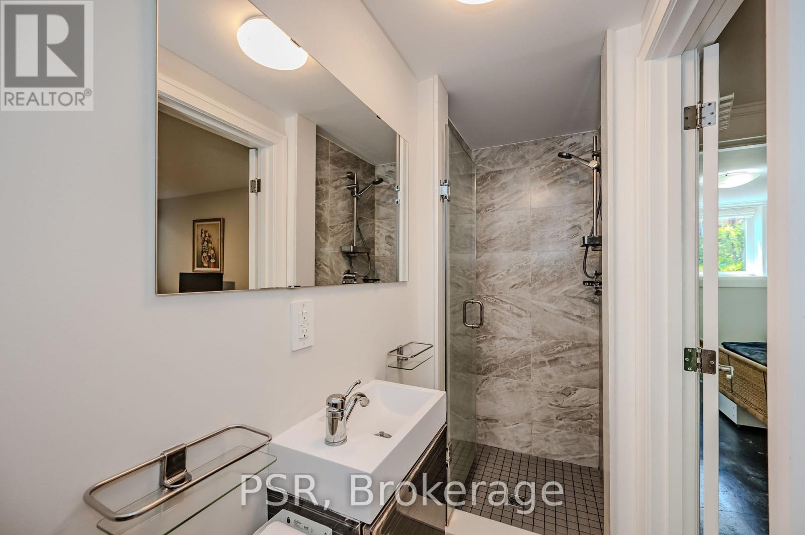 Lower A - 76 Thirty Fifth Street N, Toronto (Long Branch), Ontario  M8W 3K4 - Photo 11 - W13700550