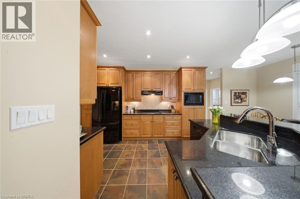 74 Franklin Street, Brantford, Ontario  N3R 1T4 - Photo 11 - 40824306