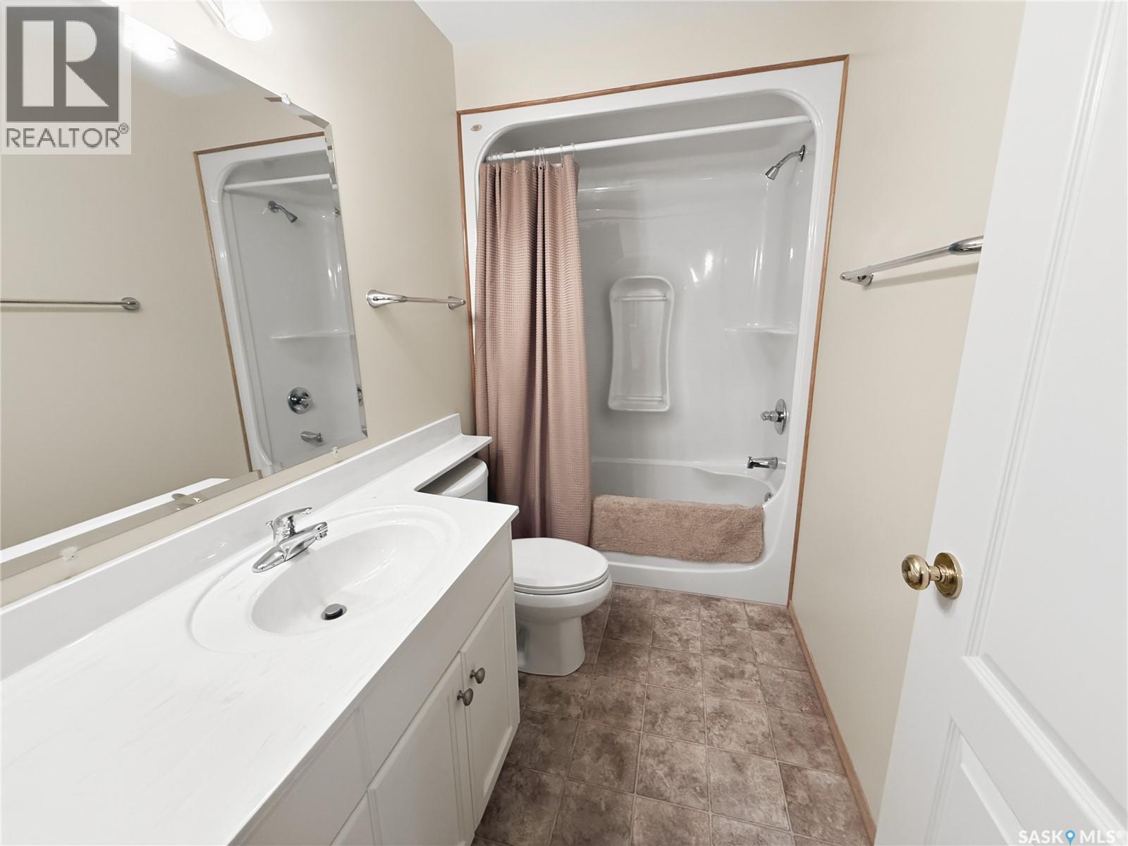 243 165 Robert Street W, Swift Current, Saskatchewan  S9H 5E7 - Photo 14 - SK045998