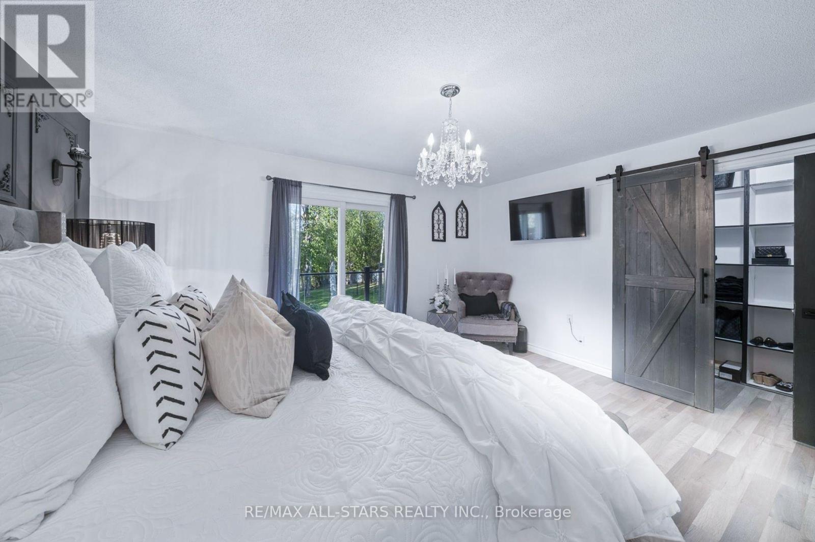 127 Pinecrest Road, Georgina, Ontario  L0E 1N0 - Photo 15 - N13700276