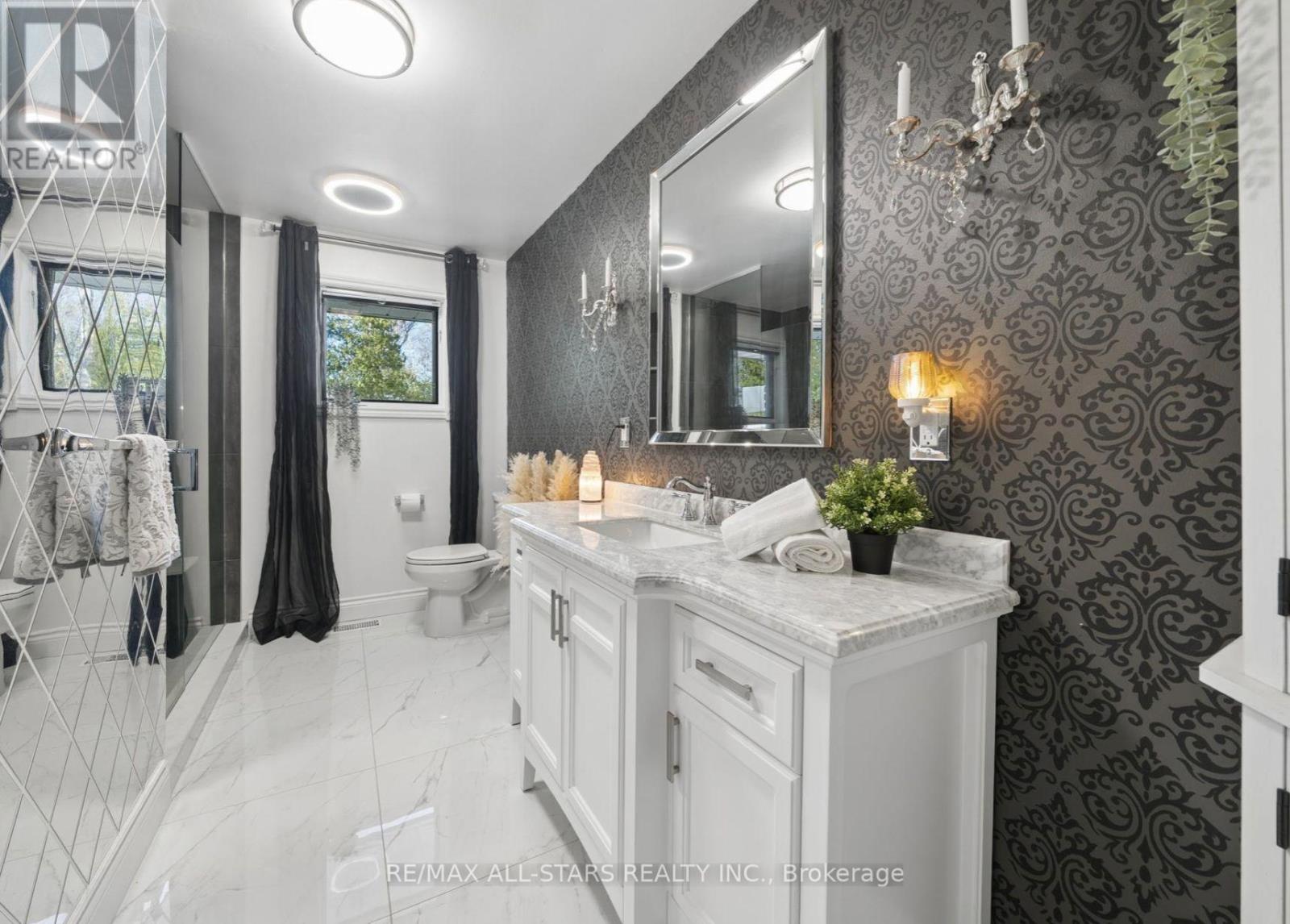 127 Pinecrest Road, Georgina, Ontario  L0E 1N0 - Photo 17 - N13700276