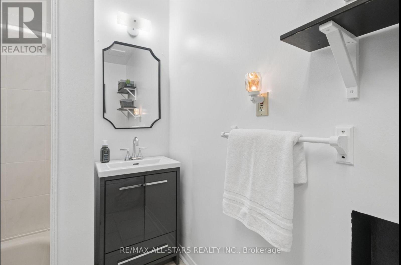 127 Pinecrest Road, Georgina, Ontario  L0E 1N0 - Photo 23 - N13700276