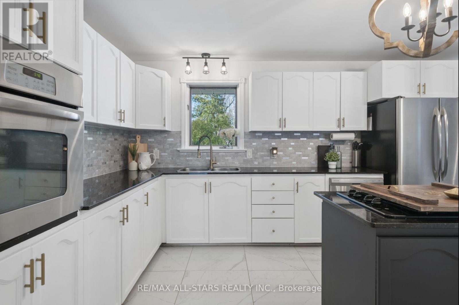 127 Pinecrest Road, Georgina, Ontario  L0E 1N0 - Photo 6 - N13700276