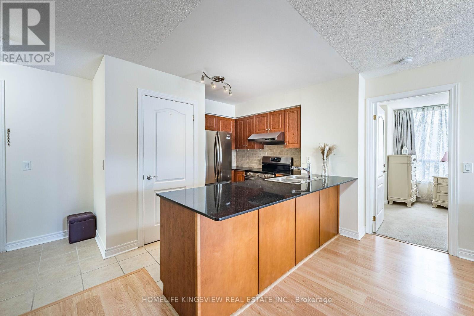 807 - 60 Disera Drive, Vaughan, Ontario  L4J 9G1 - Photo 12 - N13700322