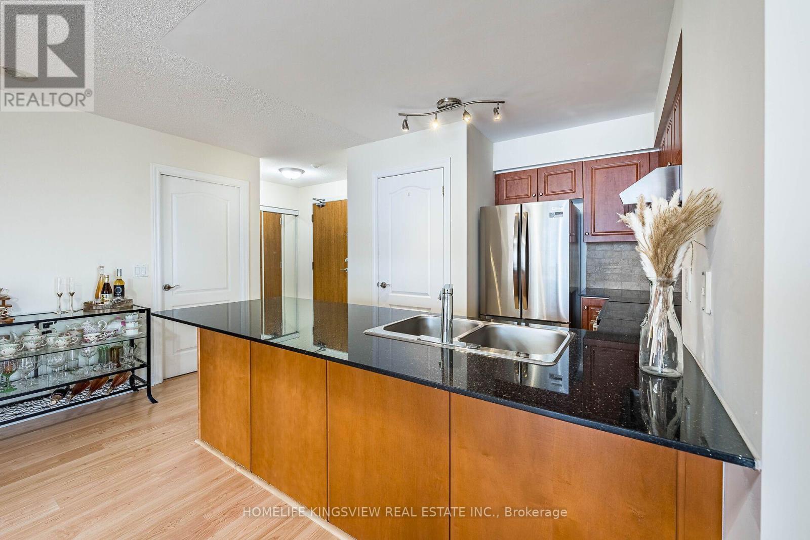 807 - 60 Disera Drive, Vaughan, Ontario  L4J 9G1 - Photo 14 - N13700322