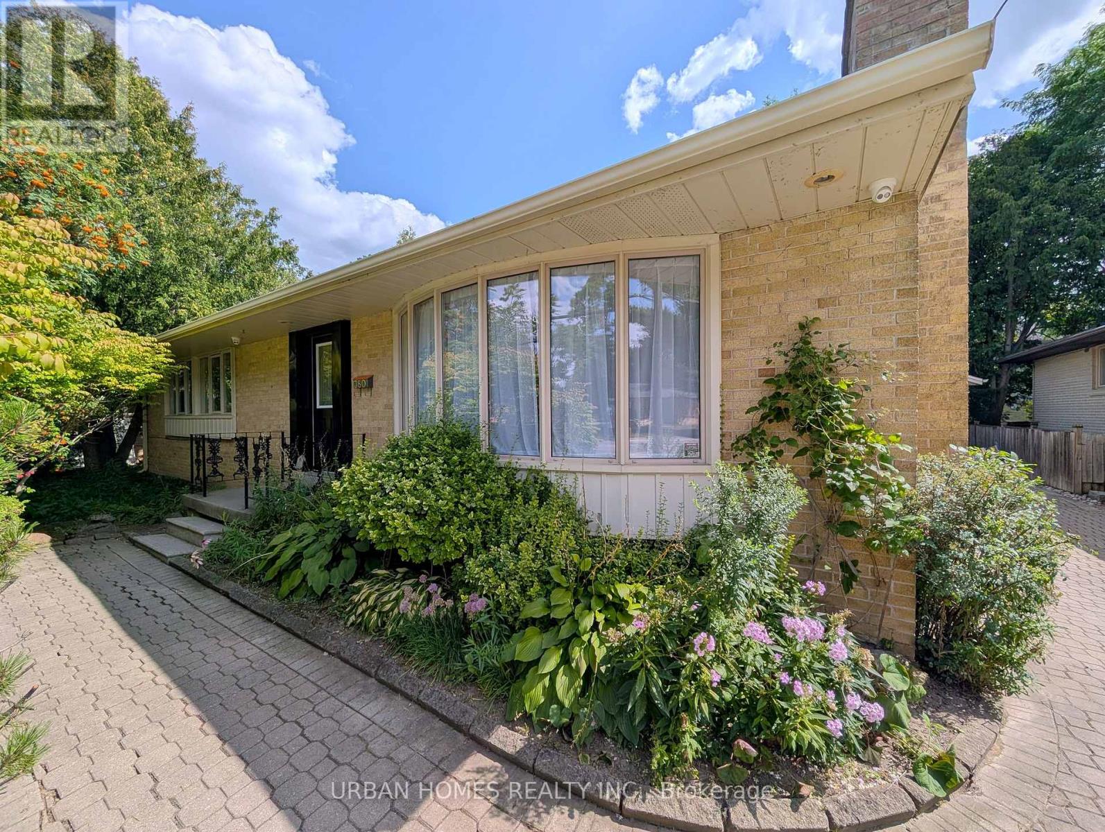 380 Mill Street, Richmond Hill (Mill Pond), Ontario  L4C 4B9 - Photo 2 - N13700366