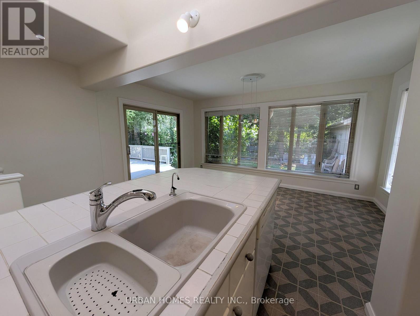 380 Mill Street, Richmond Hill (Mill Pond), Ontario  L4C 4B9 - Photo 8 - N13700366