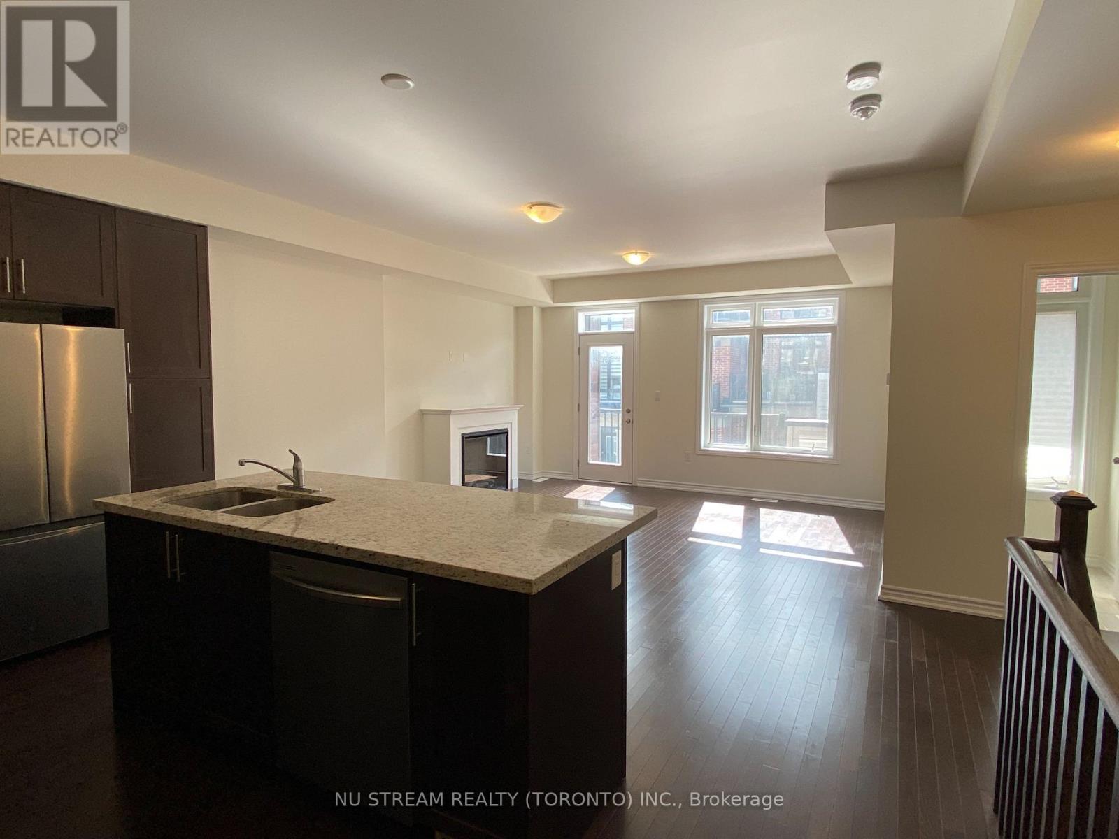 11 Griffith Street, Aurora, Ontario  L4G 7B6 - Photo 10 - N13700398