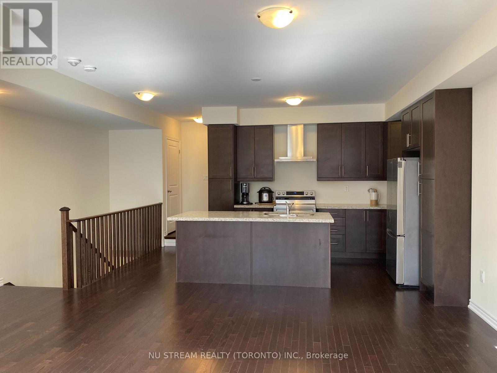 11 Griffith Street, Aurora, Ontario  L4G 7B6 - Photo 11 - N13700398