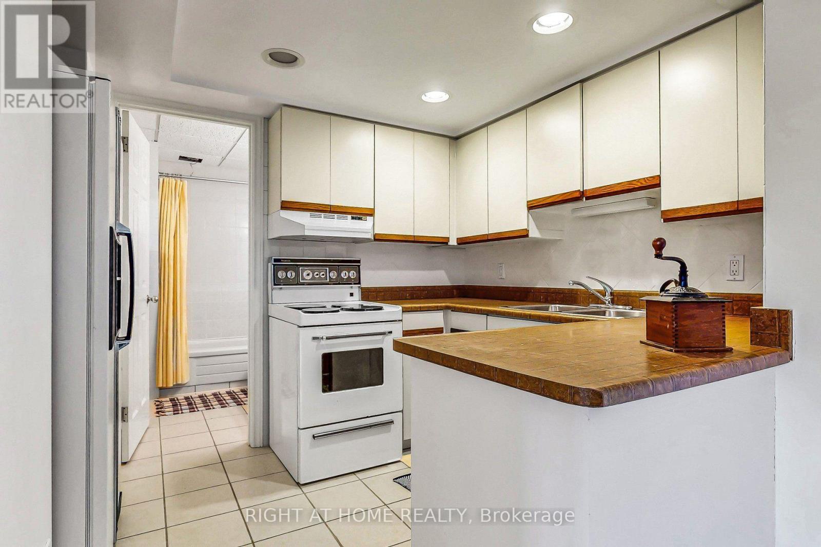 566 Sunset Beach Road, Richmond Hill, Ontario  L4E 3J8 - Photo 34 - N13700502