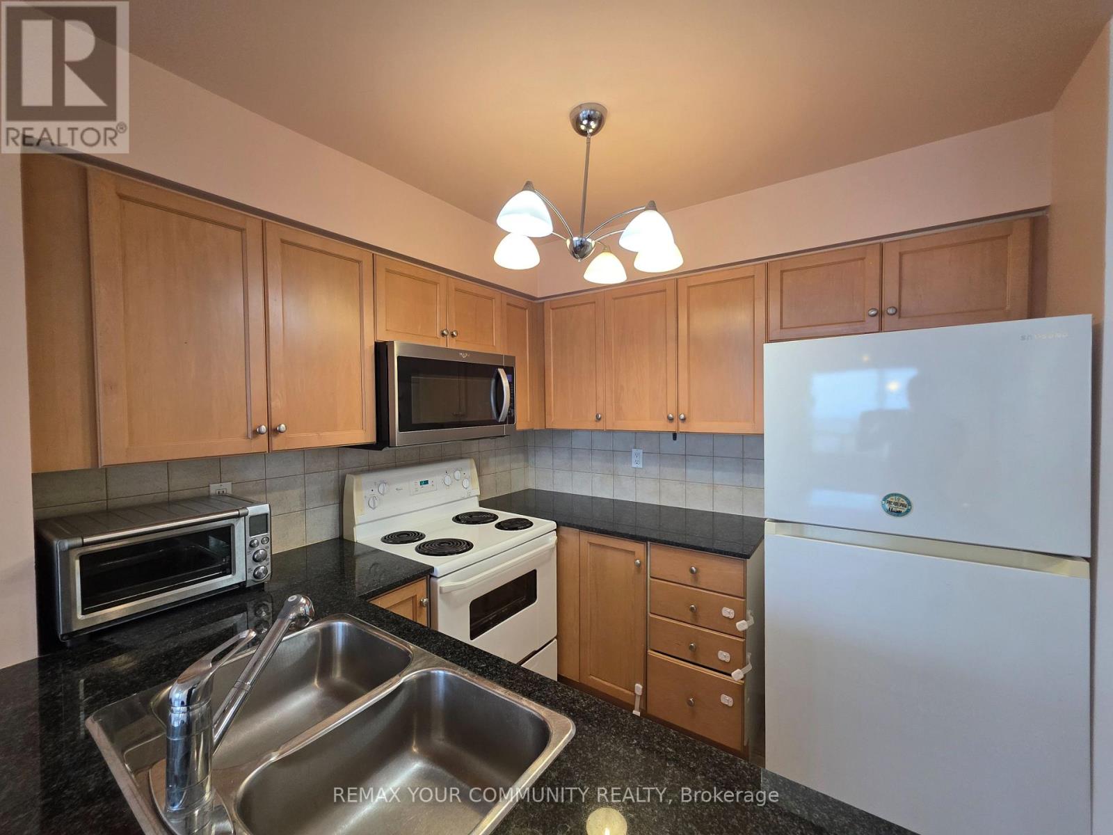 916 - 9 Northern Heights Drive E Drive, Richmond Hill (Langstaff), Ontario  L4B 4M6 - Photo 10 - N13700544