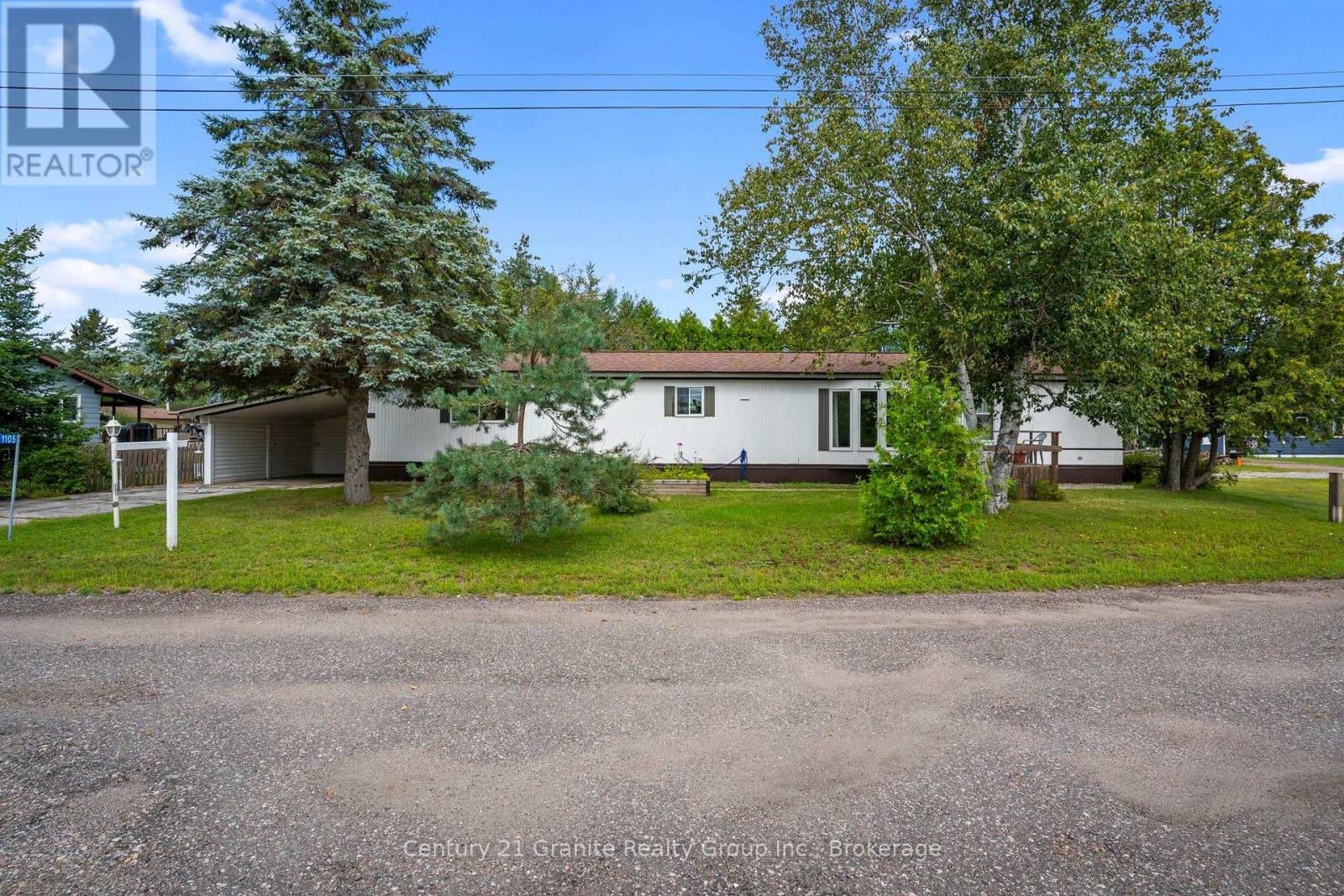 1105 Eighth Lane, Minden Hills, Ontario  K0M 2K0 - Photo 3 - X13700362