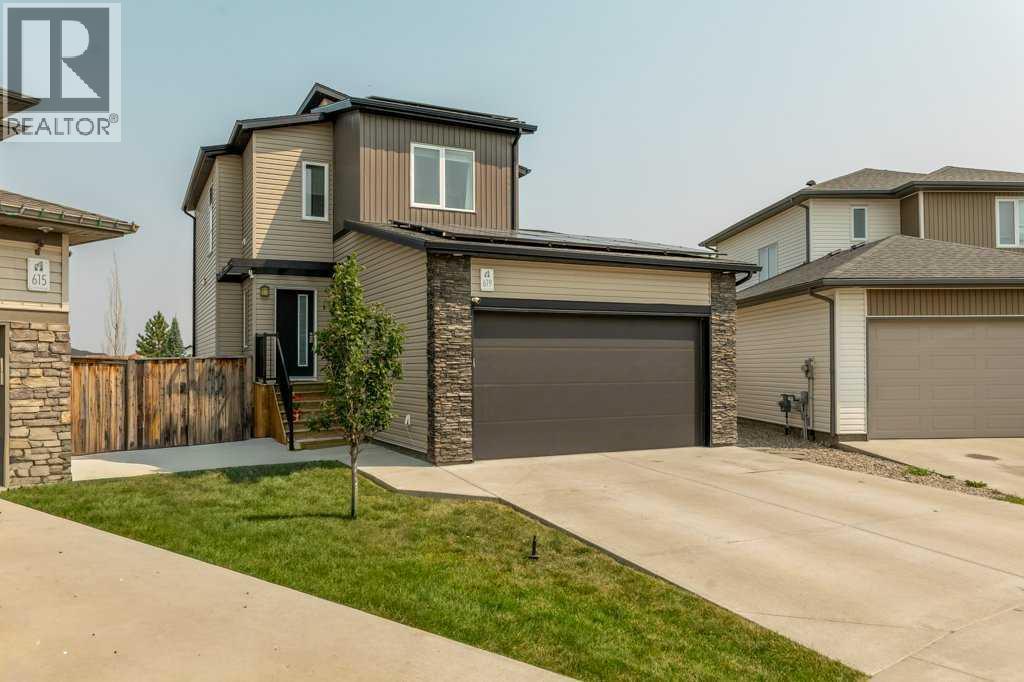 619 Mt Sundance Bay W, Lethbridge, Alberta  T1J 4S7 - Photo 2 - A2333292