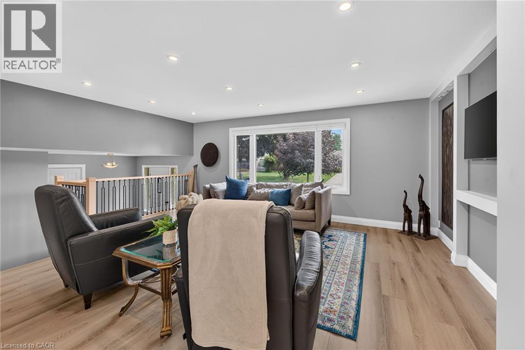 6 Margaret Avenue, Grimsby, Ontario  L3M 4S1 - Photo 7 - 40856017
