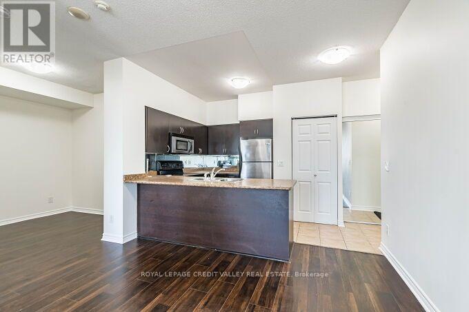 1706 - 388 Prince Of Wales Drive, Mississauga, Ontario  L5B 0A1 - Photo 15 - W13700280