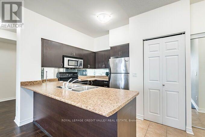 1706 - 388 Prince Of Wales Drive, Mississauga, Ontario  L5B 0A1 - Photo 17 - W13700280