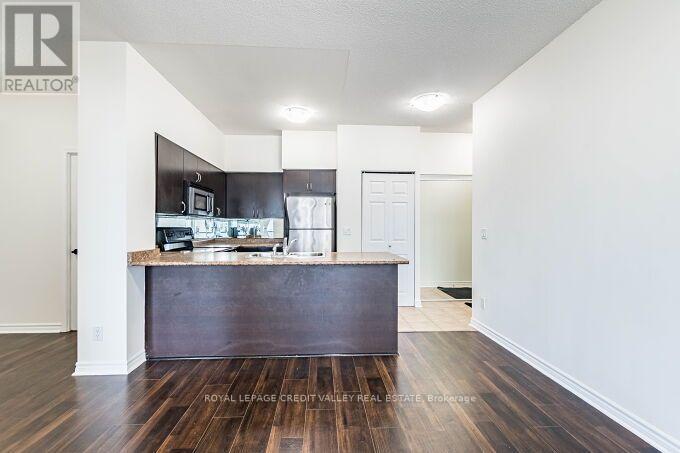 1706 - 388 Prince Of Wales Drive, Mississauga, Ontario  L5B 0A1 - Photo 16 - W13700298