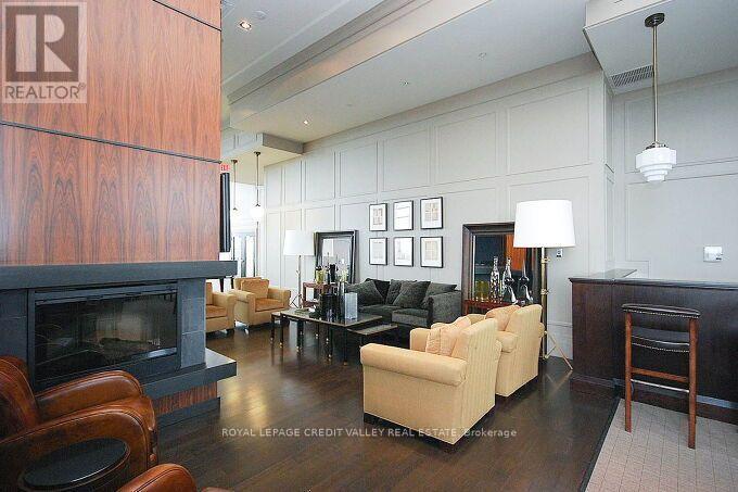 1706 - 388 Prince Of Wales Drive, Mississauga, Ontario  L5B 0A1 - Photo 2 - W13700298