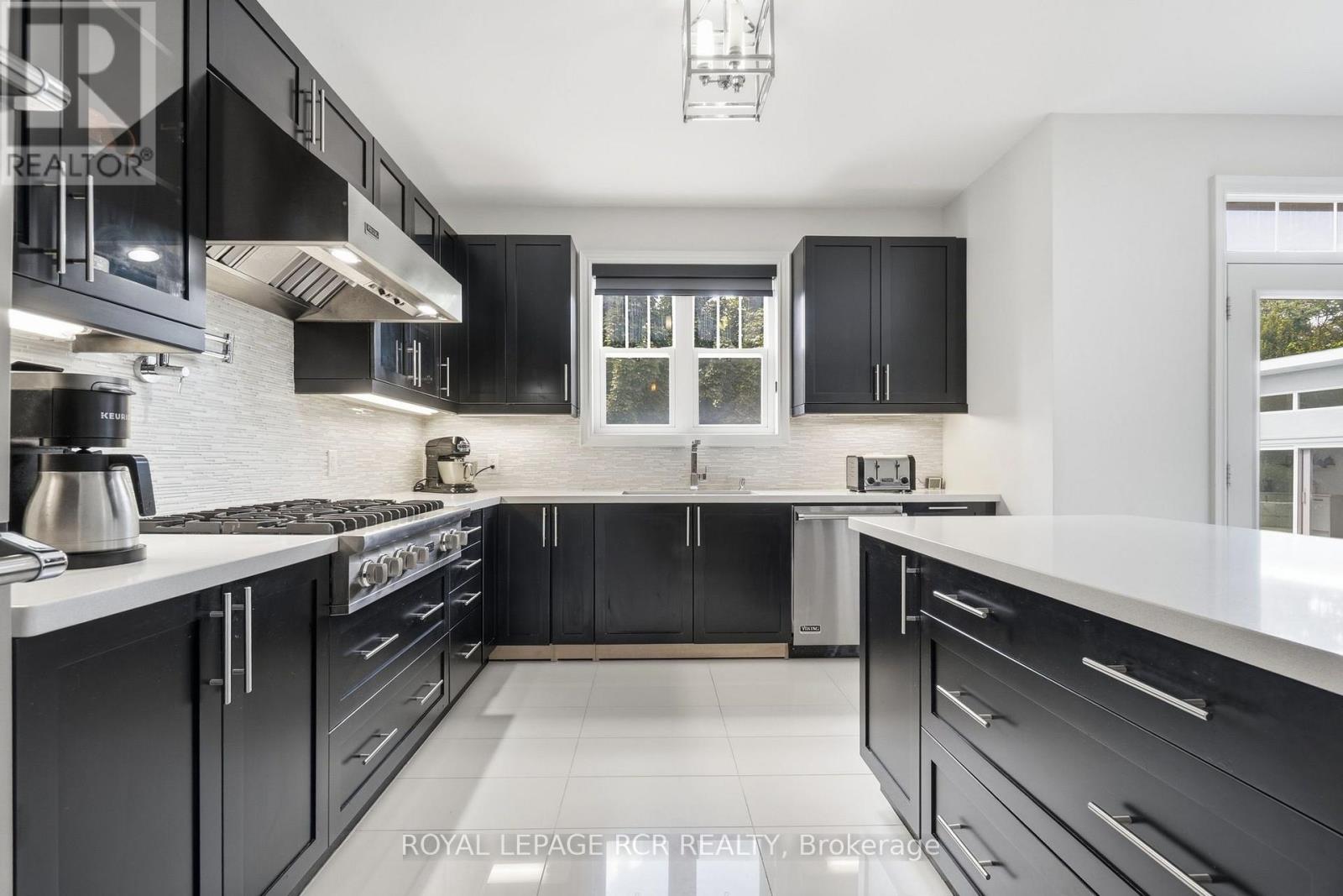 28 Billy Court, Caledon, Ontario  L7C 3X3 - Photo 12 - W13700374