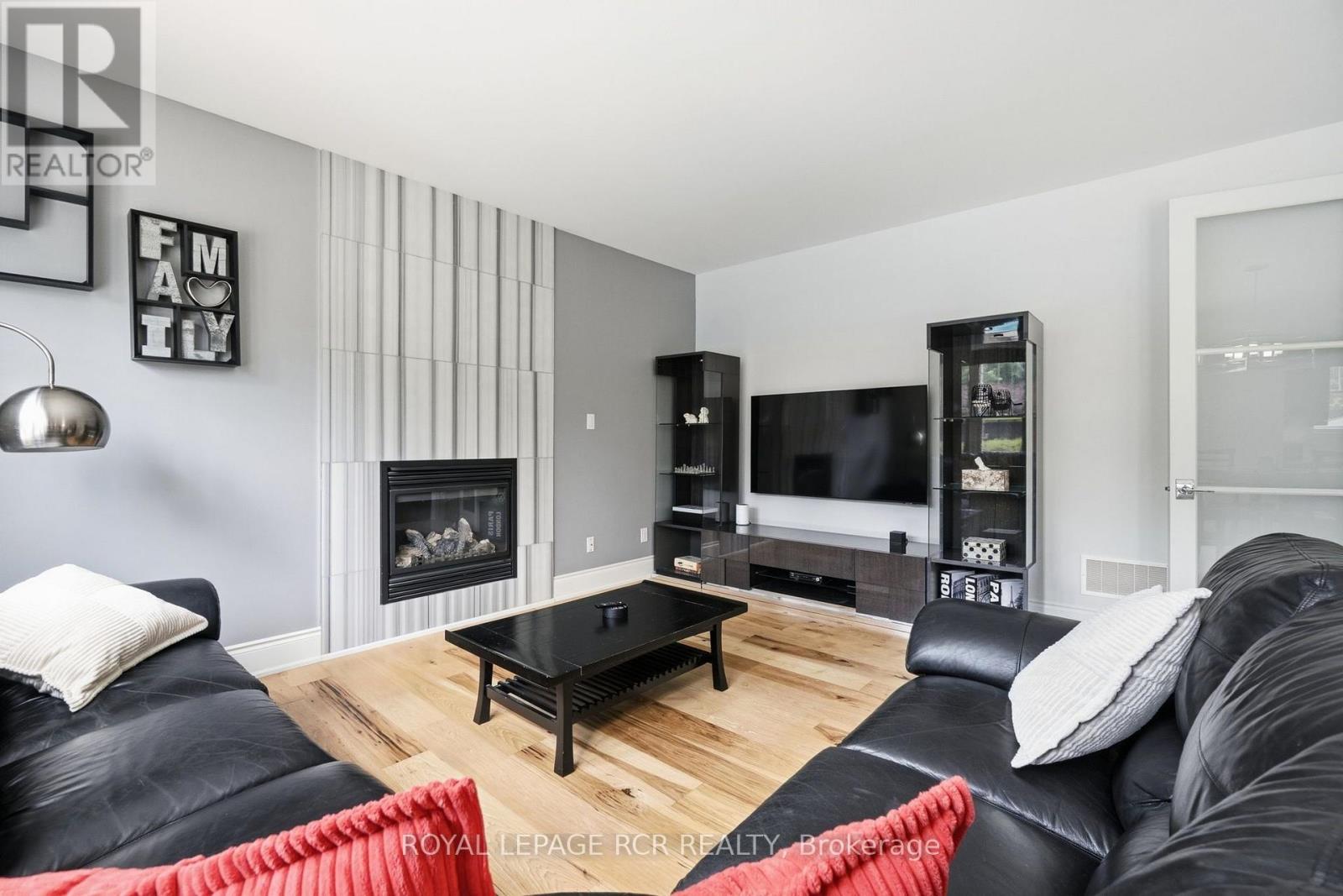 28 Billy Court, Caledon, Ontario  L7C 3X3 - Photo 19 - W13700374