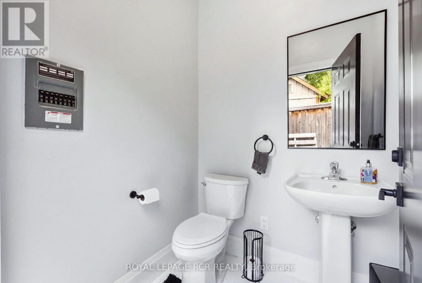 28 Billy Court, Caledon, Ontario  L7C 3X3 - Photo 36 - W13700374