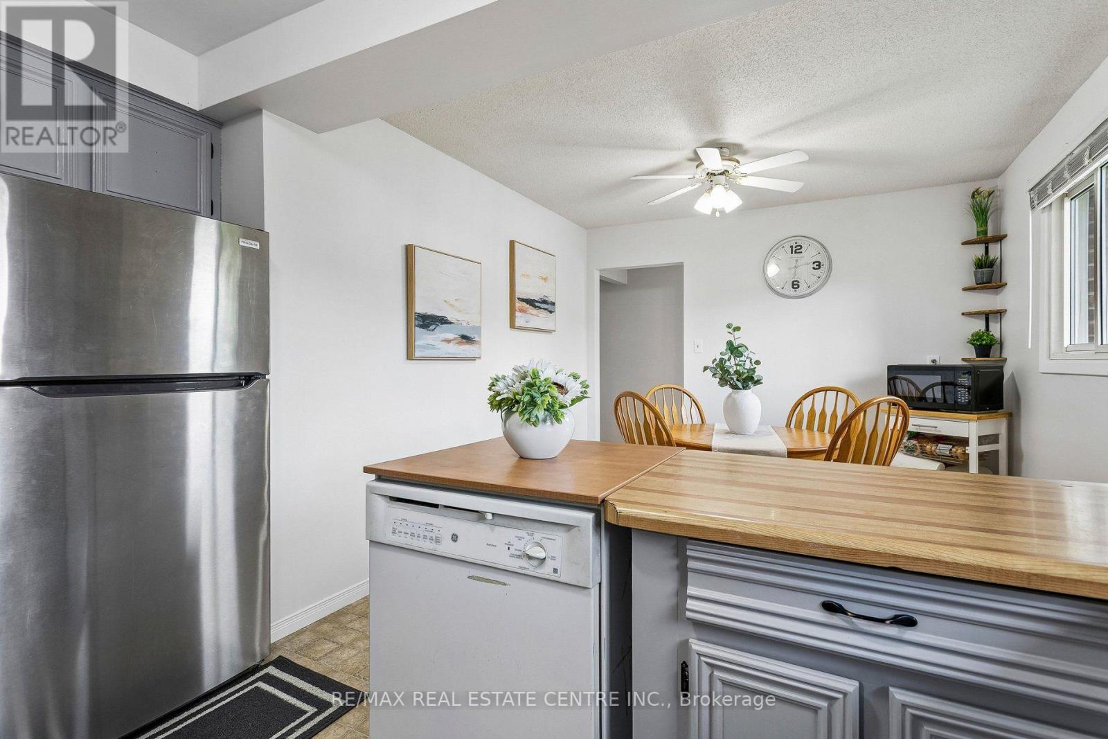 5 Hockley Path, Brampton, Ontario  L6V 3R3 - Photo 17 - W13700448