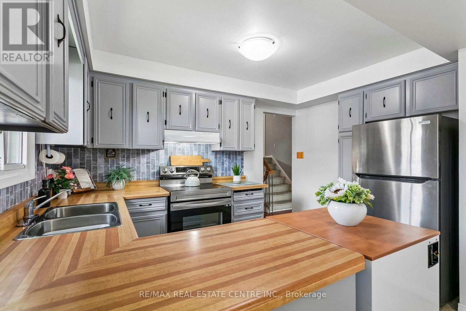 5 Hockley Path, Brampton, Ontario  L6V 3R3 - Photo 18 - W13700448