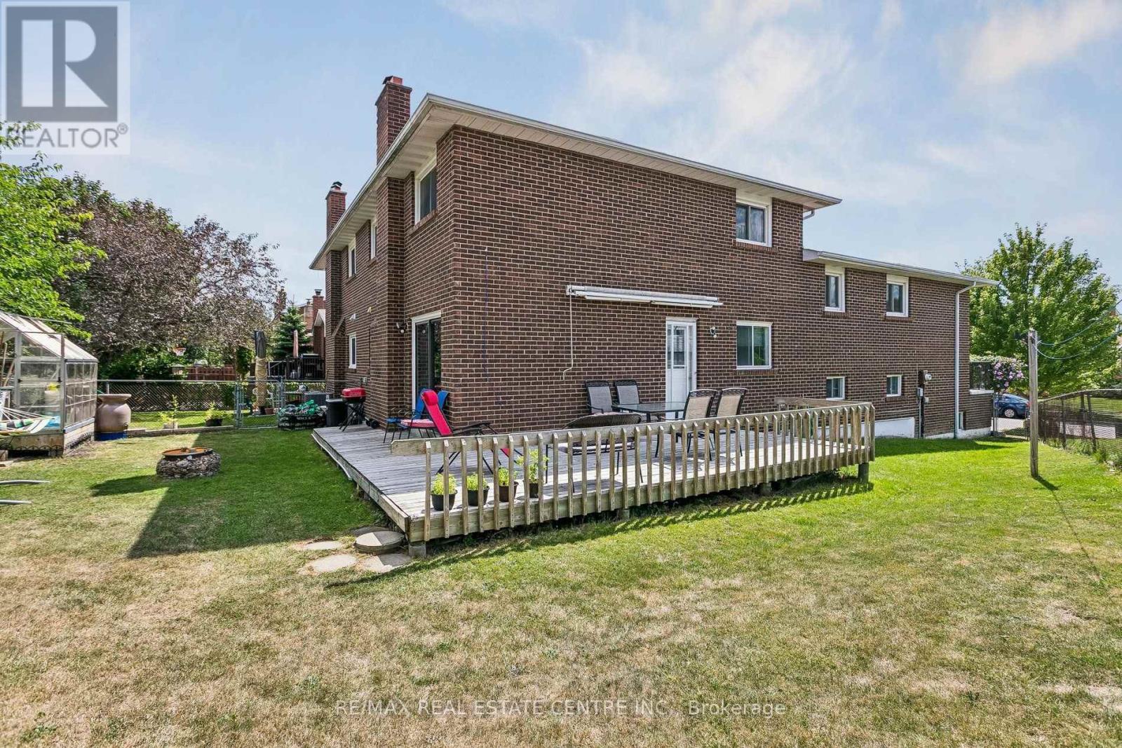 5 Hockley Path, Brampton, Ontario  L6V 3R3 - Photo 48 - W13700448