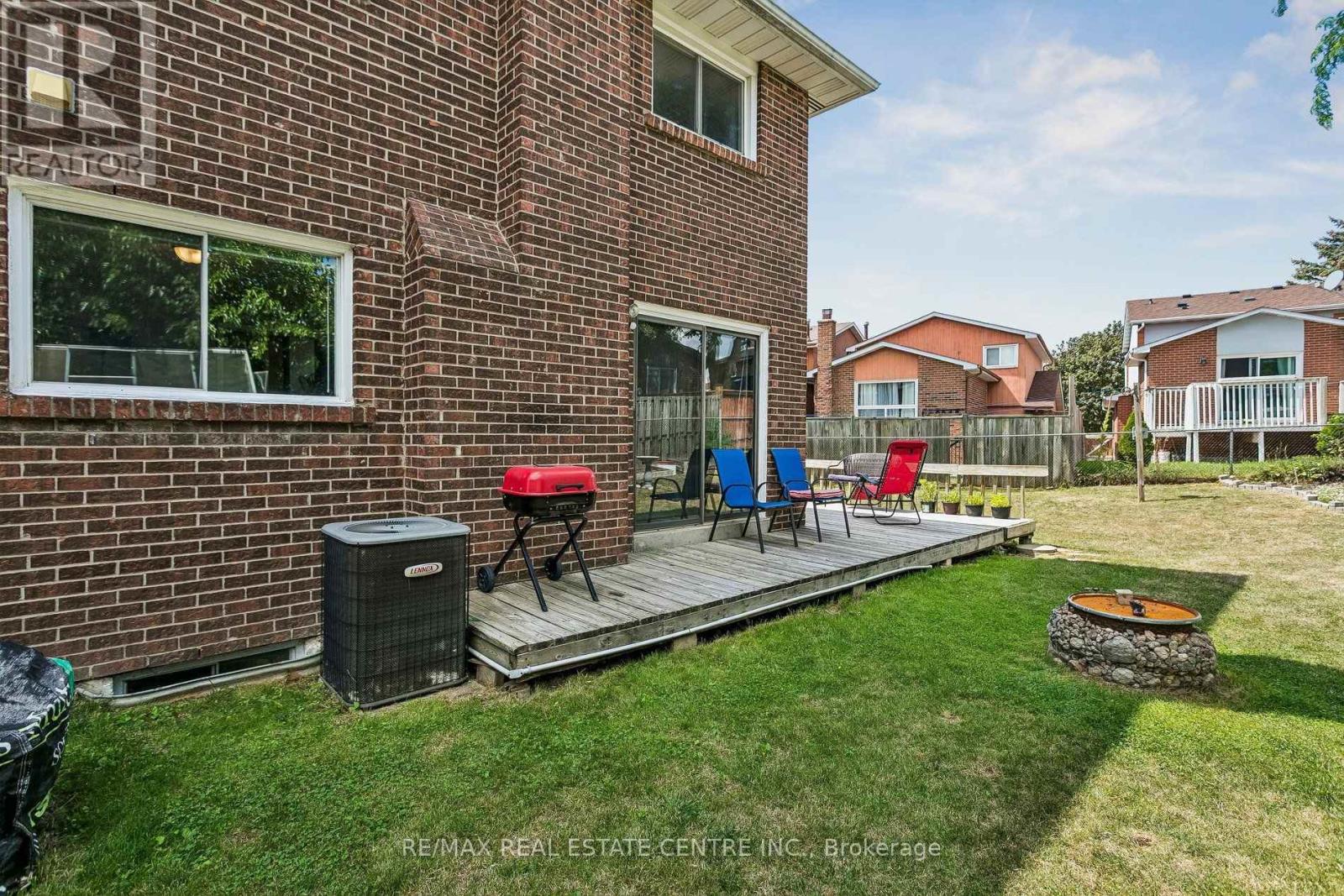5 Hockley Path, Brampton, Ontario  L6V 3R3 - Photo 49 - W13700448