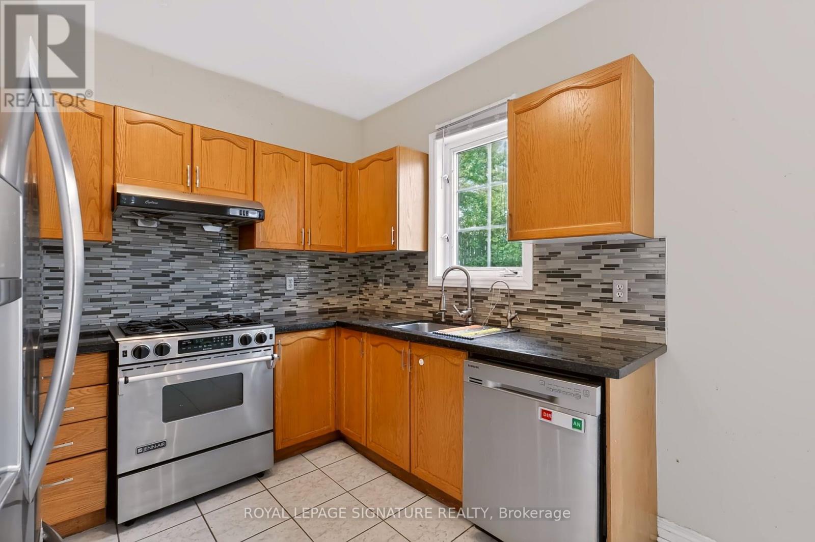 267 Laurentian Avenue, Mississauga, Ontario  L4Z 2S4 - Photo 11 - W13700528