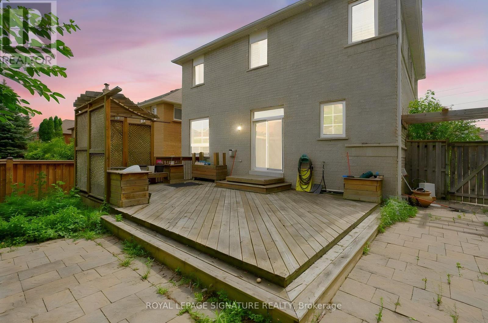 267 Laurentian Avenue, Mississauga, Ontario  L4Z 2S4 - Photo 18 - W13700528