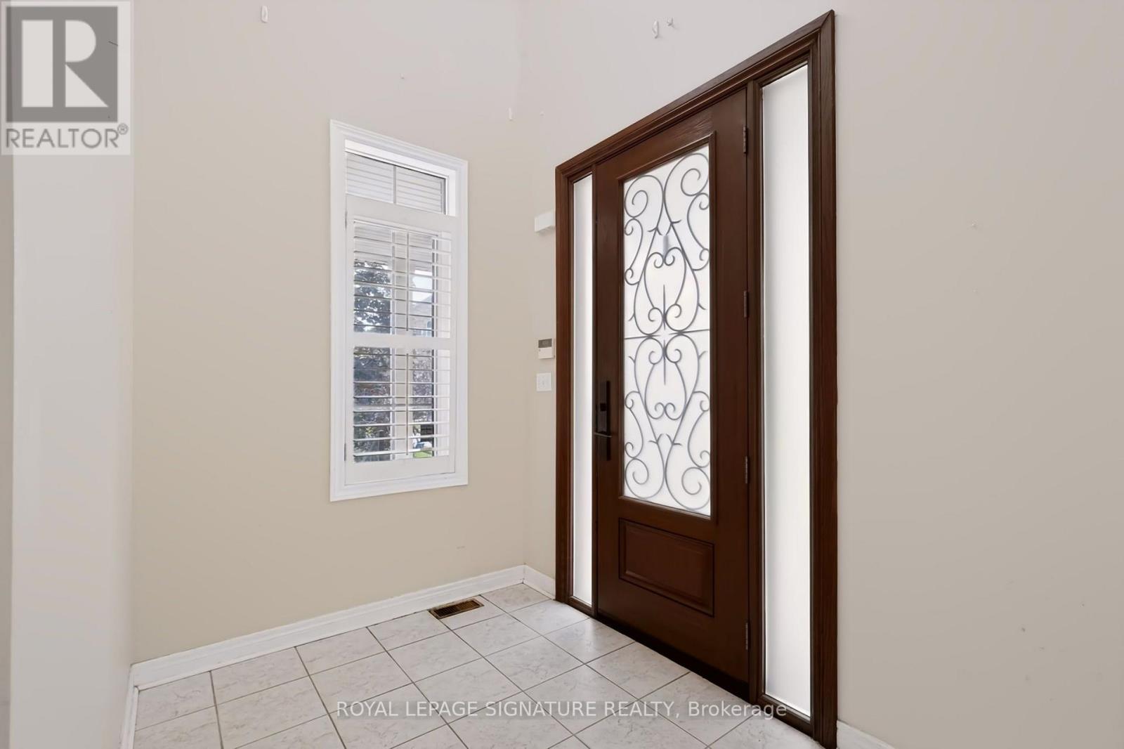 267 Laurentian Avenue, Mississauga, Ontario  L4Z 2S4 - Photo 4 - W13700528
