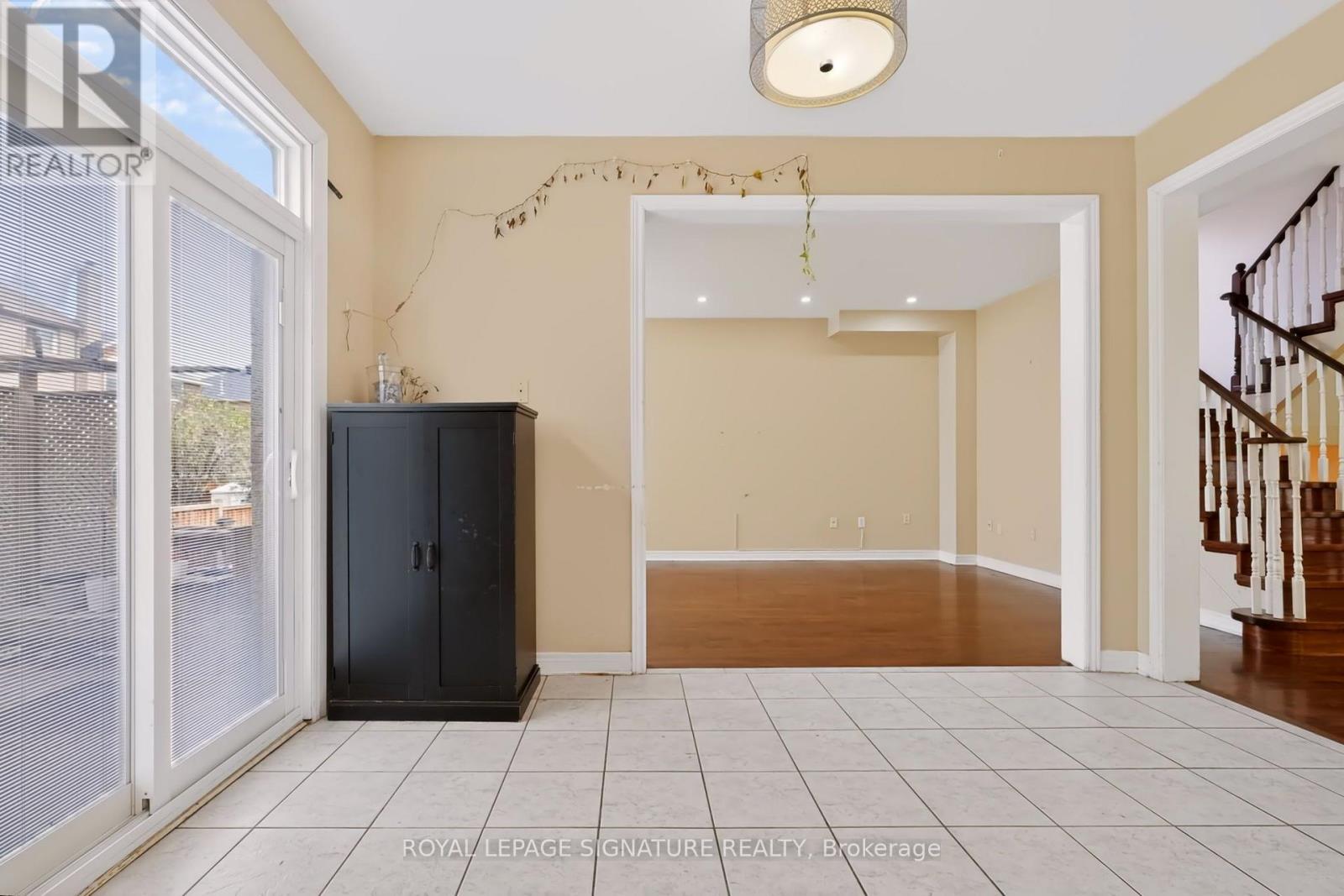 267 Laurentian Avenue, Mississauga, Ontario  L4Z 2S4 - Photo 9 - W13700528
