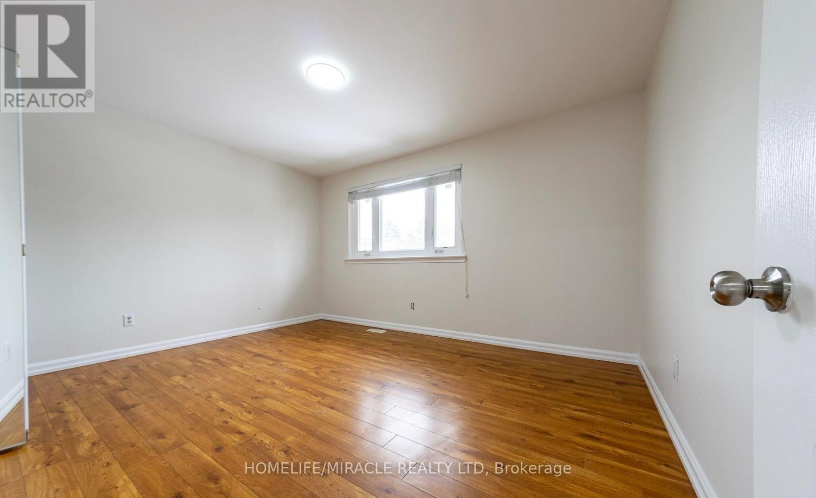 60 Centre Street, Brampton, Ontario  L6W 2X8 - Photo 10 - W13700592