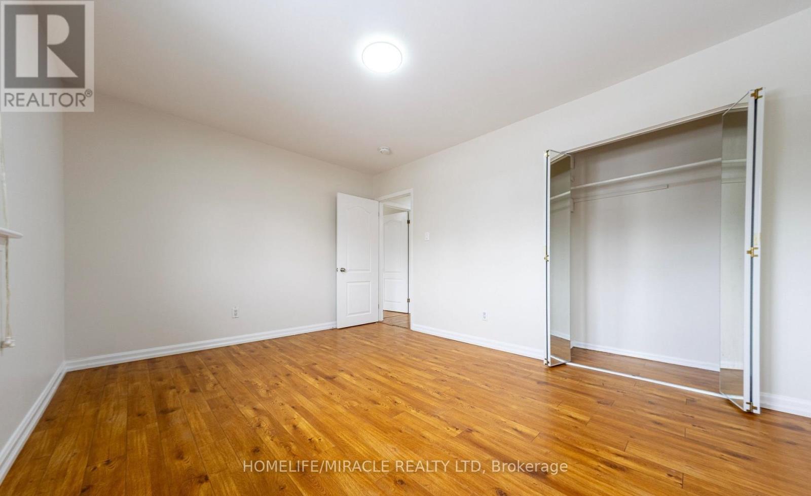 60 Centre Street, Brampton, Ontario  L6W 2X8 - Photo 14 - W13700592