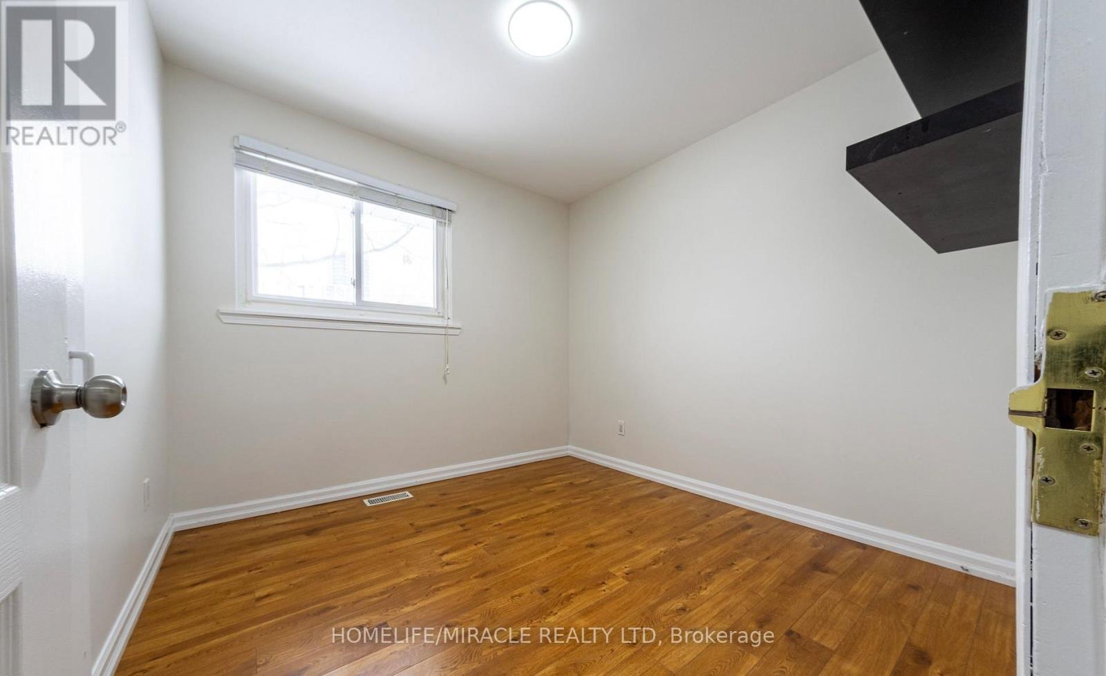 60 Centre Street, Brampton, Ontario  L6W 2X8 - Photo 17 - W13700592