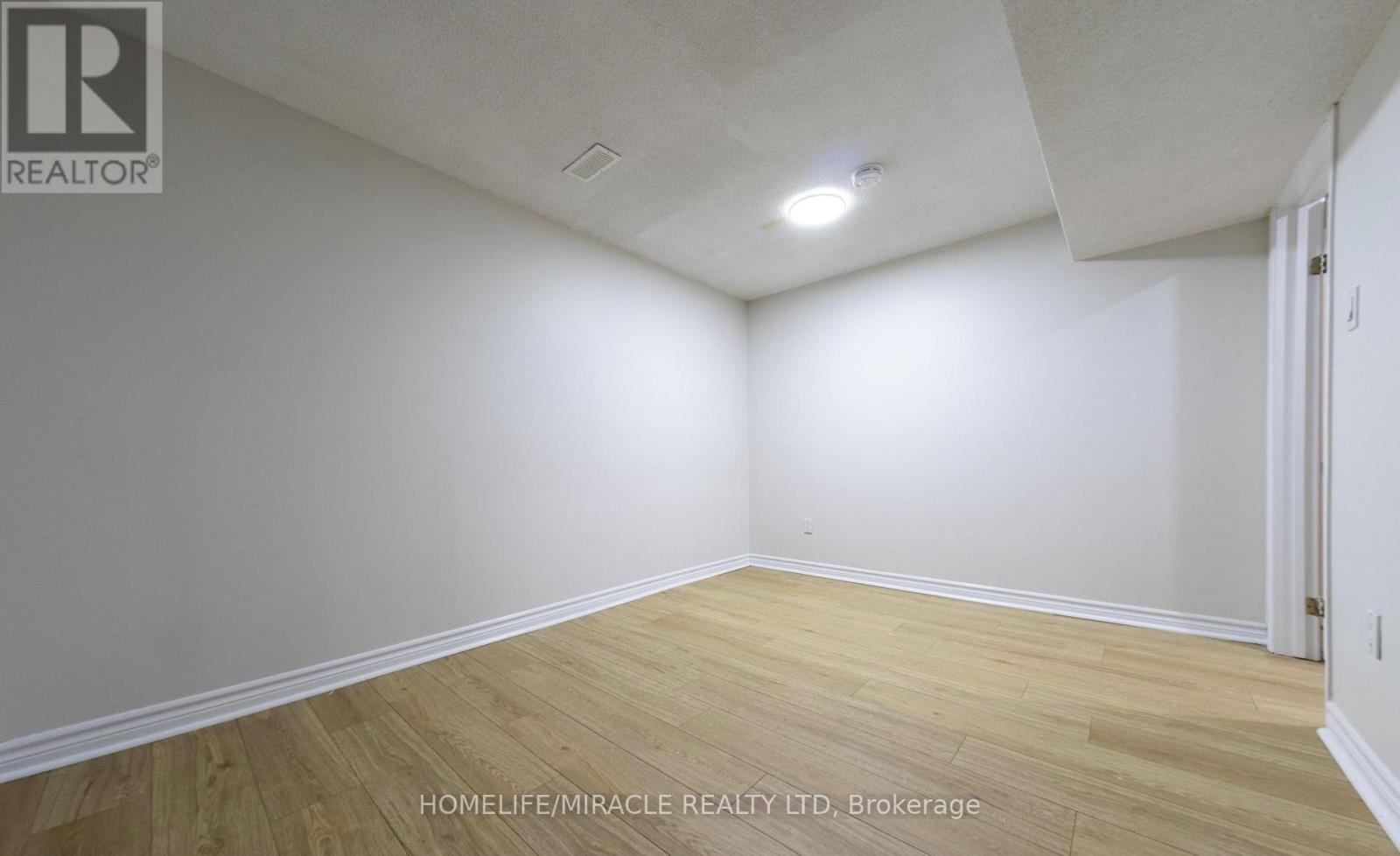 60 Centre Street, Brampton, Ontario  L6W 2X8 - Photo 19 - W13700592