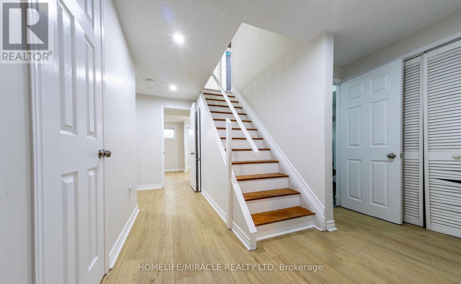 60 Centre Street, Brampton, Ontario  L6W 2X8 - Photo 21 - W13700592