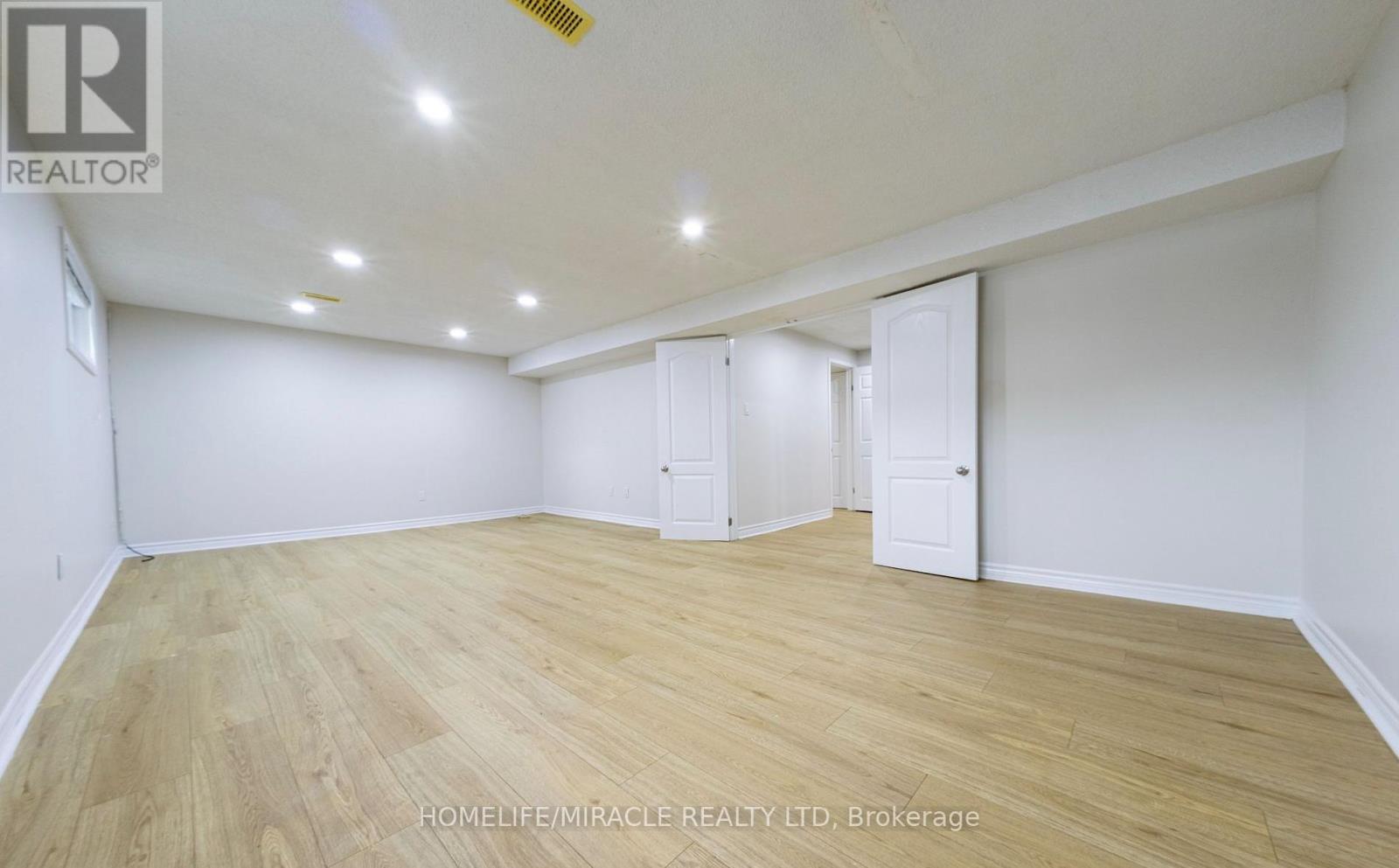 60 Centre Street, Brampton, Ontario  L6W 2X8 - Photo 23 - W13700592