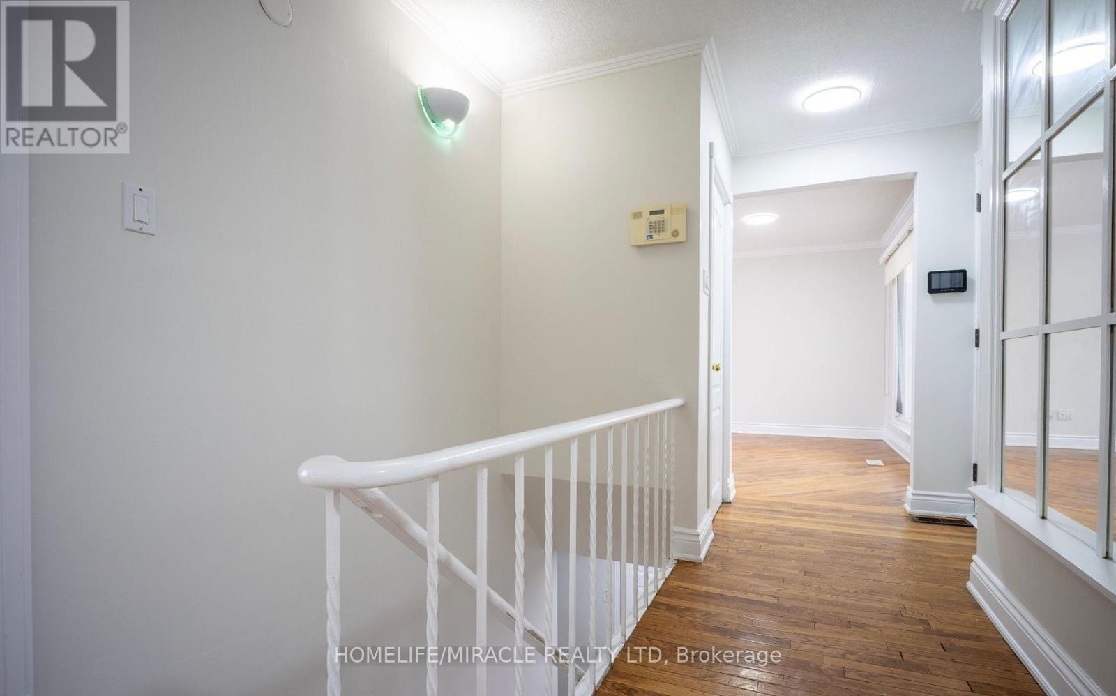 60 Centre Street, Brampton, Ontario  L6W 2X8 - Photo 31 - W13700592