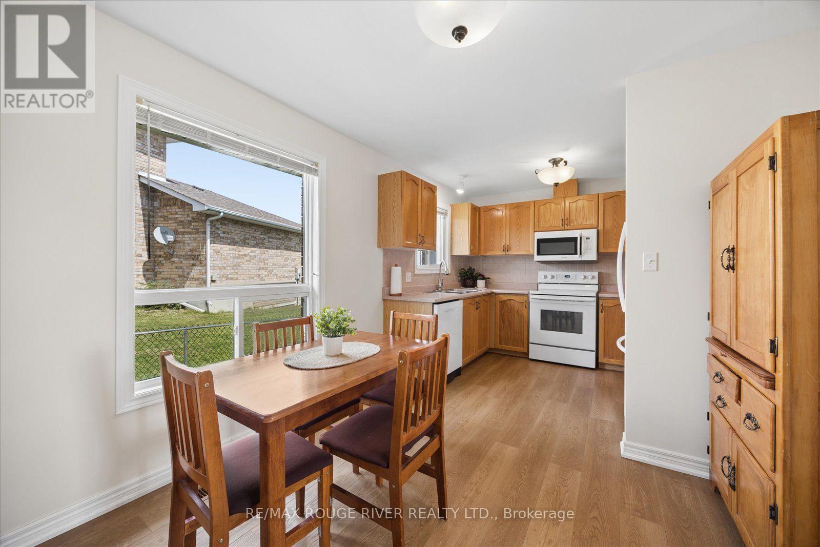 3 Beall Street, Kawartha Lakes, Ontario  K9A 6J6 - Photo 10 - X13700286
