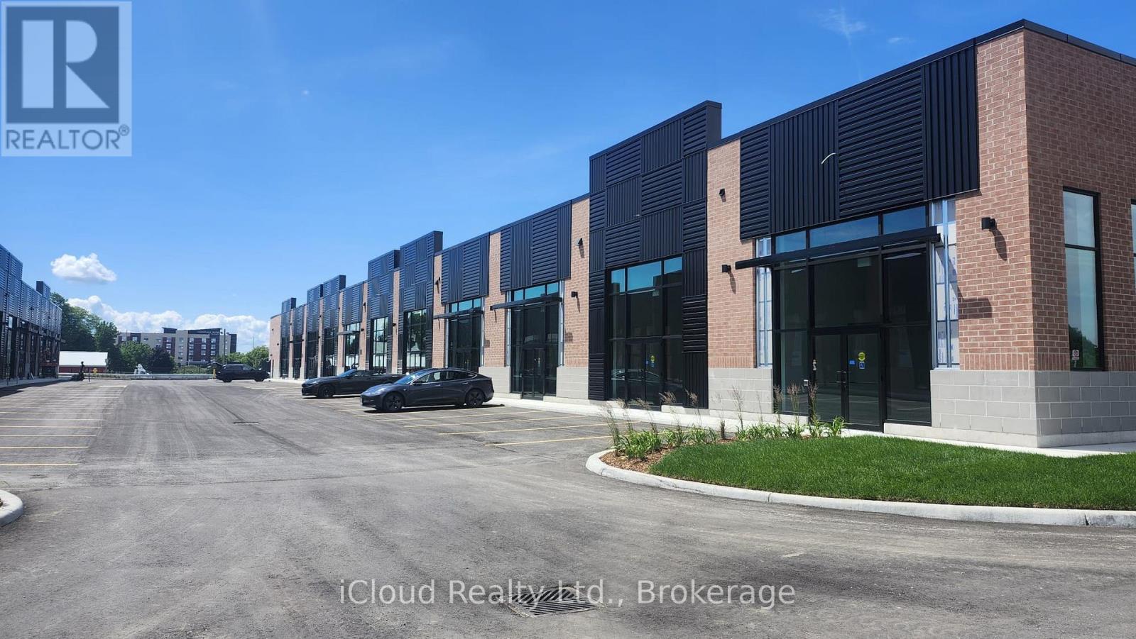 22 - 85 BONDS CORNER, Woodstock, Ontario