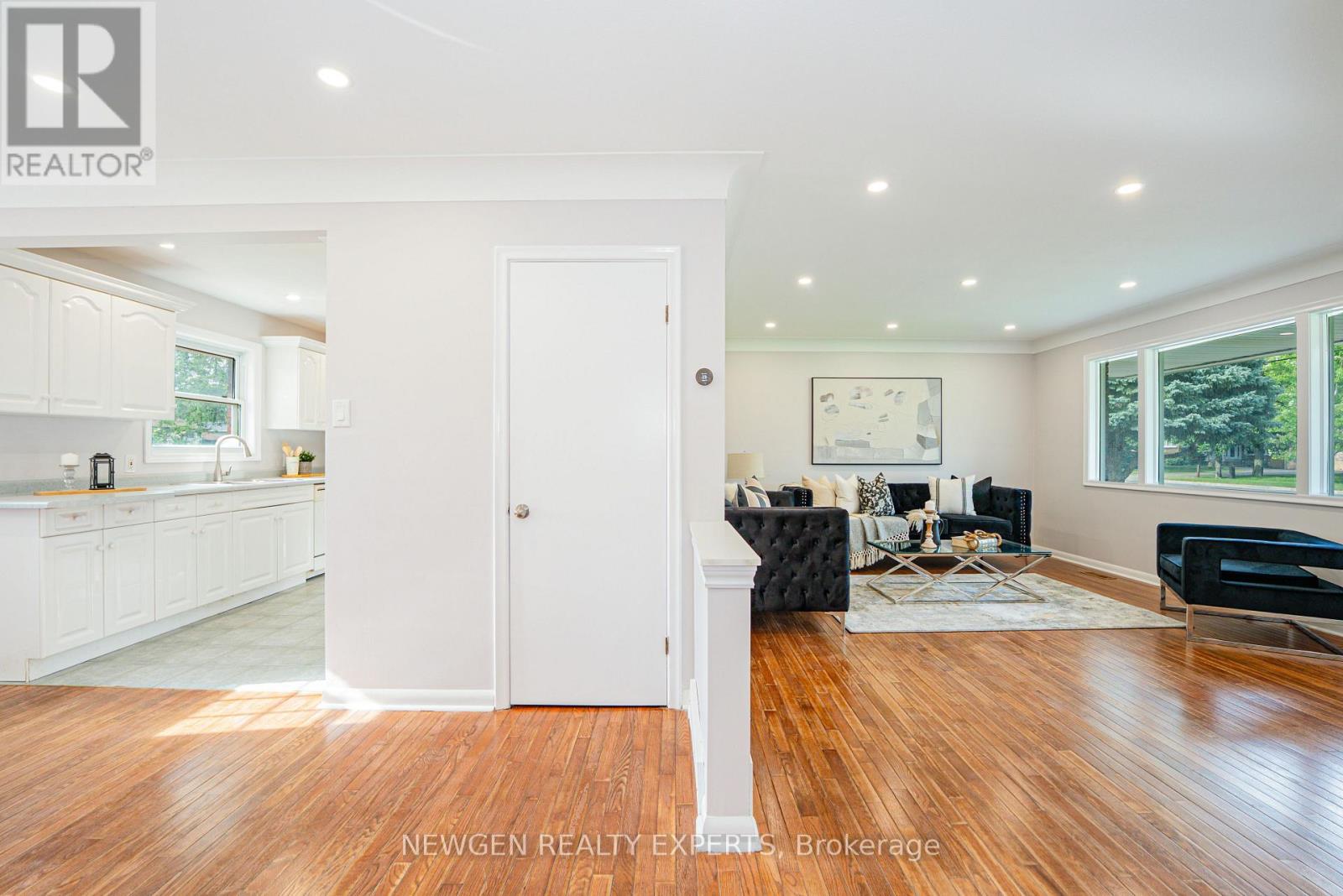 4443 Dorchester Road, Niagara Falls, Ontario  L2E 6N5 - Photo 14 - X13700612