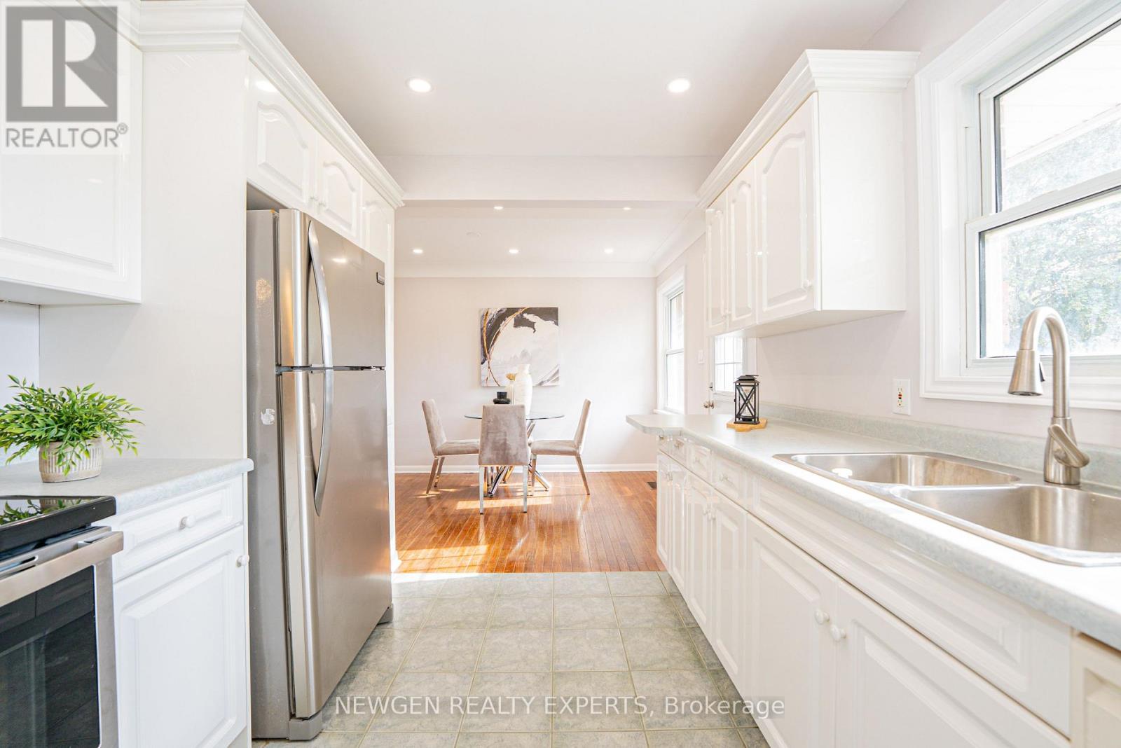 4443 Dorchester Road, Niagara Falls, Ontario  L2E 6N5 - Photo 17 - X13700612
