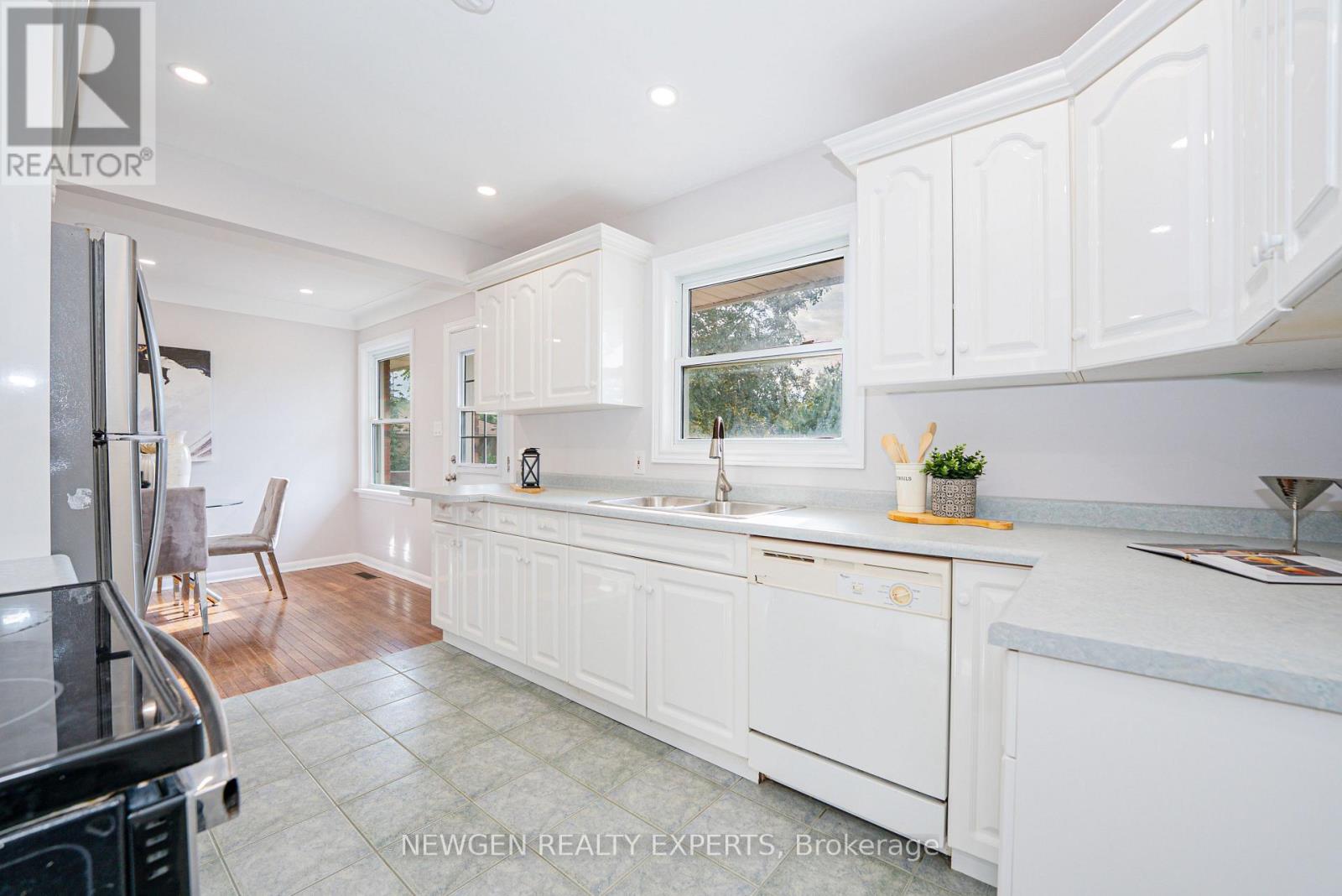 4443 Dorchester Road, Niagara Falls, Ontario  L2E 6N5 - Photo 18 - X13700612
